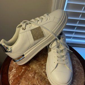 River Island WHITE DIAMANTE LACE UP TRAINERS